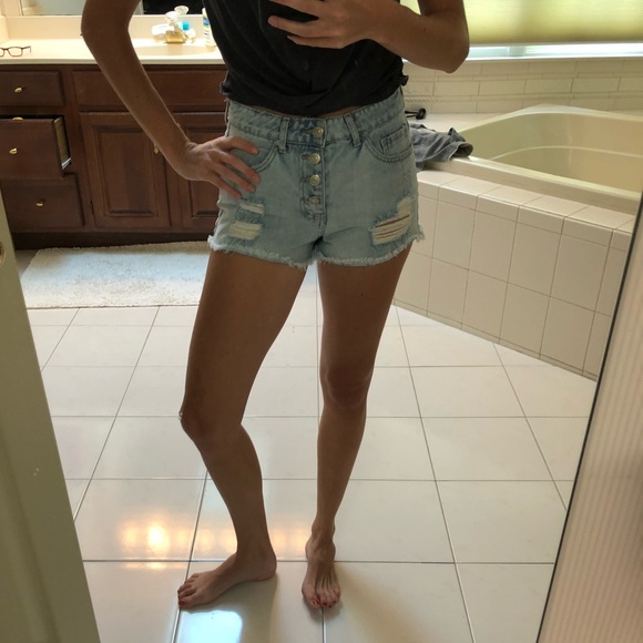Forever 21 jean shorts - Picture 4 of 4
